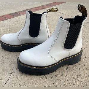 Dr. Martens 2976 quad boot